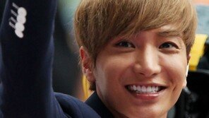 [SD포토] 이특, 백만 불짜리 미소 “여러분이 최고!”