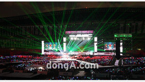 [SD포토] 잠실 수놓은 샤이니 레이져쇼 ‘화려함 극치’