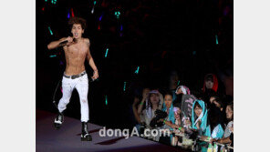 [SD포토] 종현, 상의 탈의 ‘매끈한 근육질 몸매’