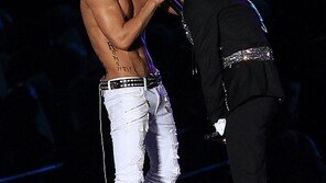 [포토] 종현-태민, 동성 키스? 헉!