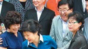 [새누리 대선후보 오늘 확정]‘보나마나 朴’ 뻔한 경선… 투표율 최저