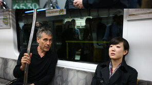  ‘본 레거시’  토니 길로이 감독, 서울 촬영 후 한국 스탭들에게 이메일 보내