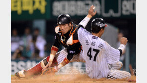 강민호, 3D 포지션? ‘마님’은 딱 내 스타일!