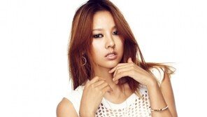 이효리, 허리 살짝 드러내며 섹시 포즈 ‘아찔’