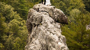 용감한 신혼 부부, “암벽 등반가라면 이정도는 기본!”