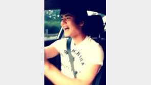 [영상] 기성용의 기글거리는 노래실력, ‘구자철 구글거림’ 폭로에...