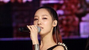 [포토] 써니데이즈 서연, 아찔한 터치…男心 ‘흔들’