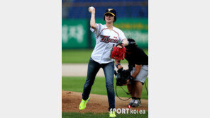 [포토] 기보배, 시구도 2관왕 도전!