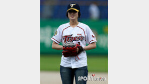 [포토] 기보배, 시구 전 비장의 금빛미소