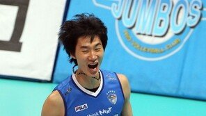 박철우 31점 팡팡…4강 스파이크