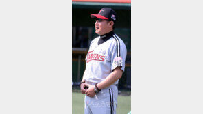 “남자 셋이 대낮에 영화…” 김기태 감독 “고뤠?”