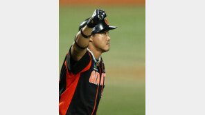 [스타플러스] 솔로포+만루포 홍성흔 날았Day