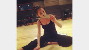 ‘열애 중’ 아유미, 운동 중에도 ‘볼륨 몸매’ 과시