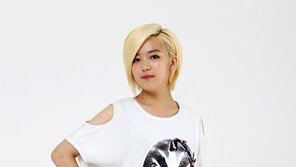 [SD포토] AOA(에이오에이) 유경, 모델 뺨치는 ‘상큼한 포즈’