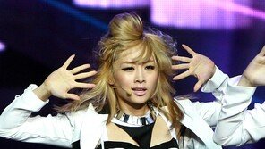 [포토] 카라 니콜, 터질듯한 섹시미 ‘시선 독식’