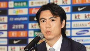 홍명보 “日에 웬 사과공문…축구협에 실망했다”