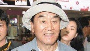 朴 “소통 위해서라면 찢어진 청바지도 OK”