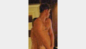 英왕실 “해리왕자 나체사진 게재는 사생활 침해” 경고