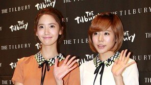 [포토] ‘소시’ 윤아-써니, 男心 녹이는 ‘깜찍 손인사’