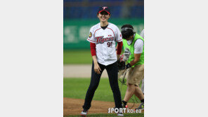 [포토] ‘YTN 아나운서’ 오수현, 미소만큼은 화사하게~