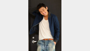 [연예 뉴스 스테이션] 유아인 때아닌 열애설…왜?