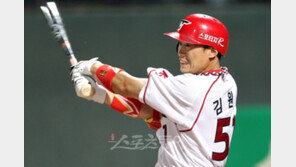 KIA 김원섭, 연장10회 ‘봉’ 잡았다