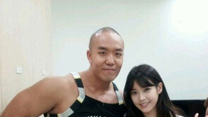 아이유, 숀리 옆 ‘반토막 몸매’ 이정도일 줄…