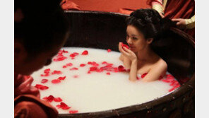 장서희, 5만 리터 우유 목욕신 ‘팜므파탈 자태’