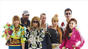 산다라박, 바지에 인형을 덕지덕지… ‘어디까지가 패션?’