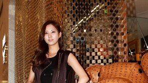 [포토] ‘금빛 인형’ 소녀시대 서현, 뽀얀 각선미~