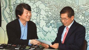 박근혜 ‘약점’ 챙기고 안철수 ‘약점’ 찌르고