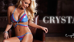 ‘플레이보이’ 모델 출신 크리스털 해리스, 수영복 모델 ‘풍만 몸매’