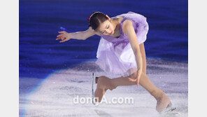 [SD포토] 김연아, 보라빛 여신으로 청순함 가득