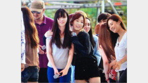 태연 나쁜 손, 여성끼리도 나쁜 손? “다정해 보이는 착한 손!”