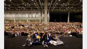 보이프렌드, 오리콘 1위 등극…하이터치회 4만 8천 명 몰려 ‘인기실감’ 