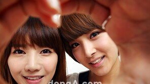 [SD포토] 여성 듀오 주비스, 가창력만큼 미모도 폭발