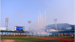 섭씨 50도 대전구장에 ‘천연 잔디’ 깐다