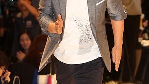 [SD포토] ‘점쟁이들’ 곽도원, 런웨이에서 깜짝 개그 본능!