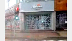 태풍 유리창 보호 신문지, 이정도는 해줘야...