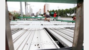 [SD포토] 태풍 볼라벤 피해, 대형 광고판도 쓰러져