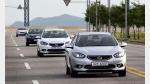 준중형 세단 맞아? 힘 센놈이 연비까지 완벽하네