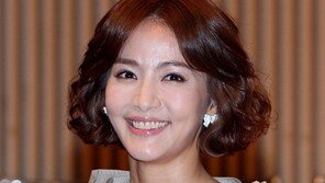 [포토] 윤해영, 꽃 미모 ‘나이를 거꾸로 먹나?’