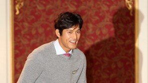 [SD포토] 오지호, 성큼성큼…댄디한 모델 느낌