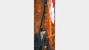 “노다 OUT” 日 참의원 총리 문책안 통과