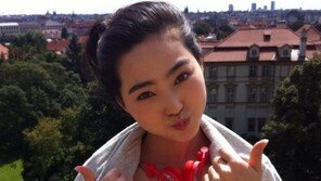 ‘당구여신’ 차유람, 입 모으고 ‘따봉 셀카’…미모 폭발