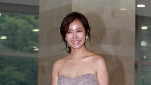 [포토] 한지민, 드레스 입은 박하 ‘절정의 우아함’