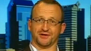 유명 대학 교수가 드라이버로 고급 외제차 ‘벅벅’