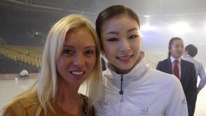 김연아, 타티아나와 셀카…눈부신 미모발산
