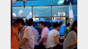 어느 가게의 ‘기가 막힌’ 에어컨, 고장 난 에어컨 대신…