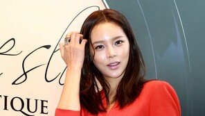 [포토] 박시연, 무결점 촉촉 꿀피부 ‘블링블링’